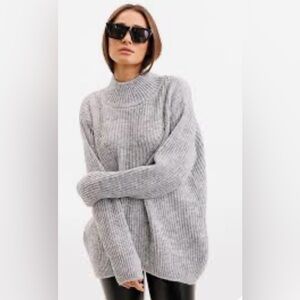 L.O.G.G H& M Gray Mock neck Tunic Sweater size small